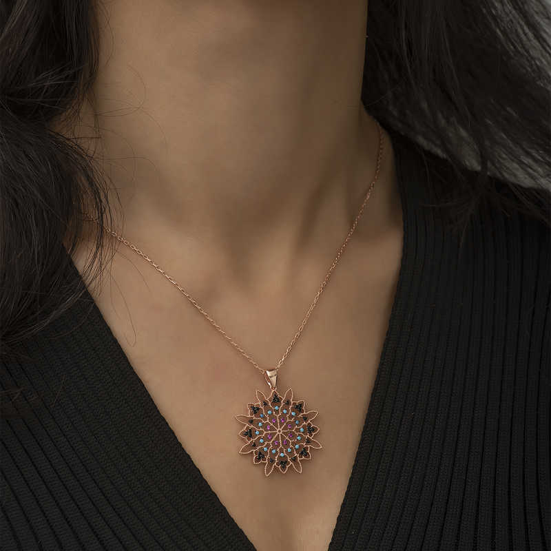 Gümüş Rose Geometrik Desenli Madalyon Kolye - Görsel 2